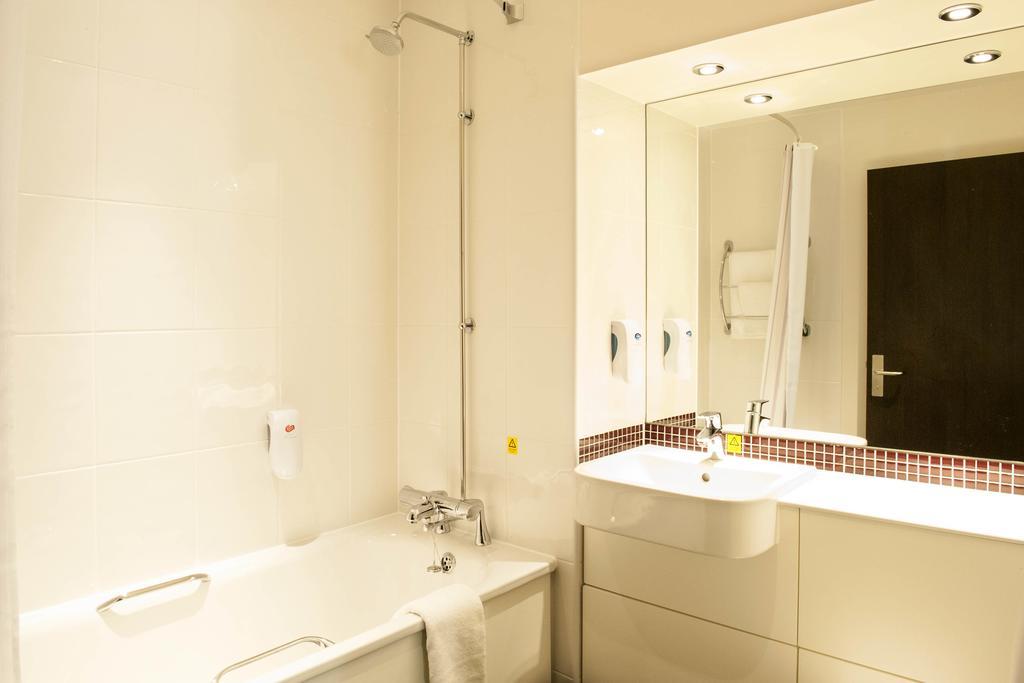 Premier Inn York North Habitación foto